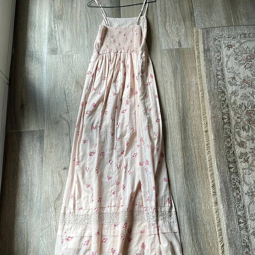 Abercrombie and fitch maxi dress. Fully lined with pockets